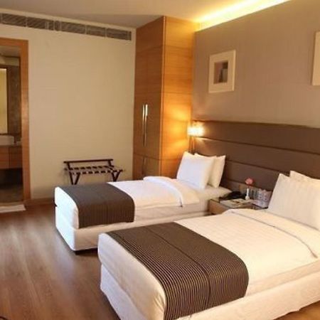 Middleton Inn Колката Екстериор снимка