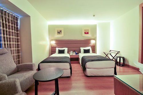 Middleton Inn Колката Екстериор снимка