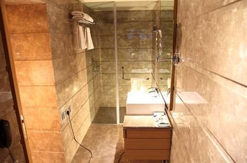 Middleton Inn Колката Екстериор снимка
